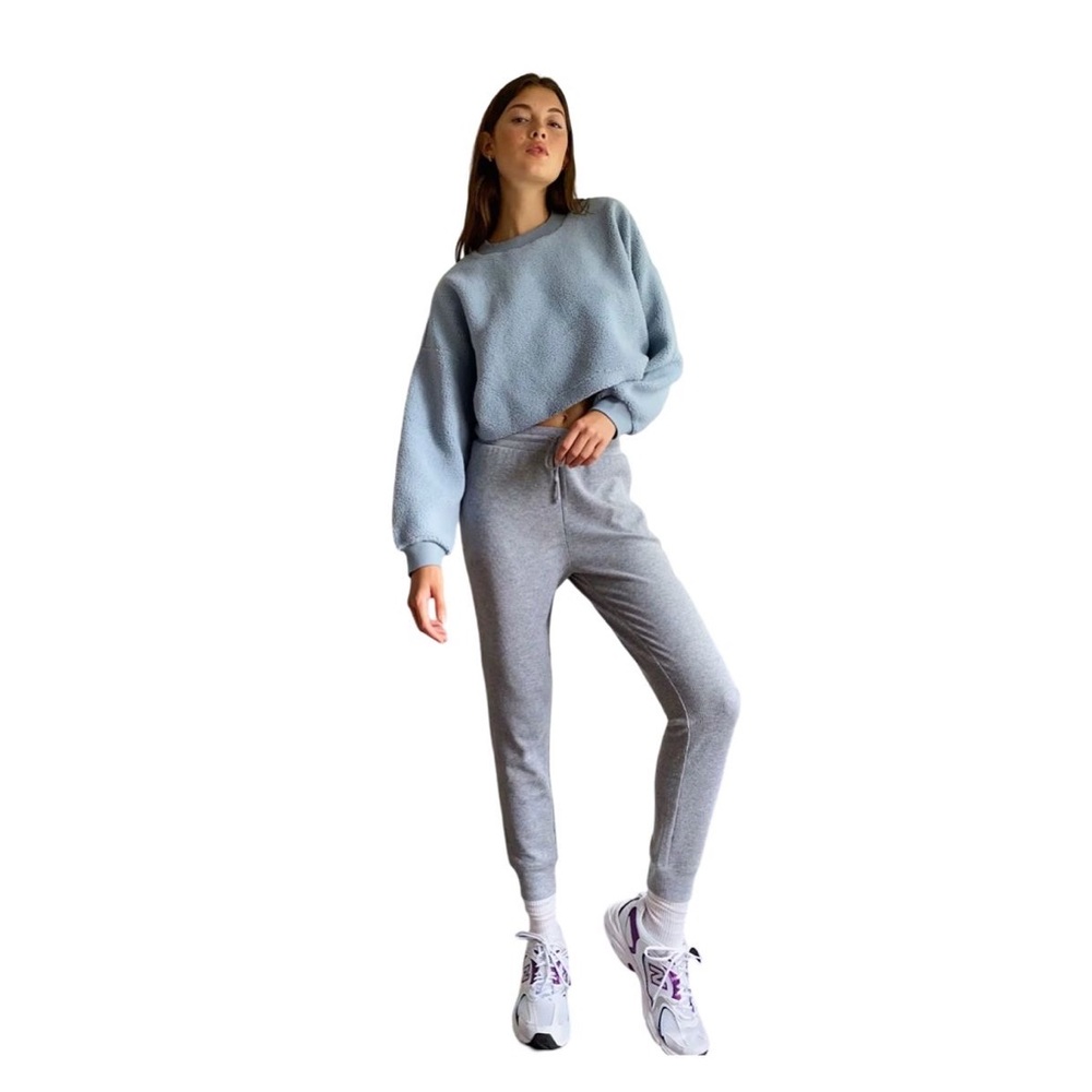 Aritzia Sunday Best Lupa Sweater Camel Small Teddy Fleece Cropped College Style - Picture 9 of 11
